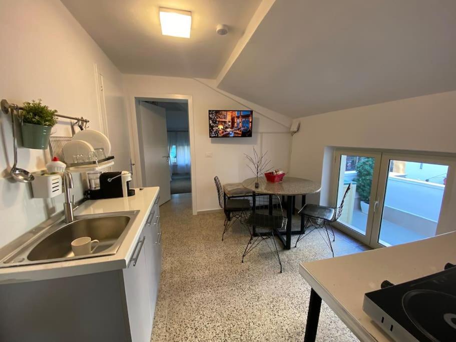 Apartment Jonexh Tirana